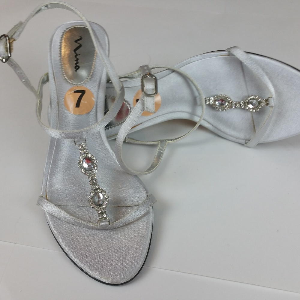 Nina Silver Jeweled Heels Dressy Sandal Sz 7 NWOT